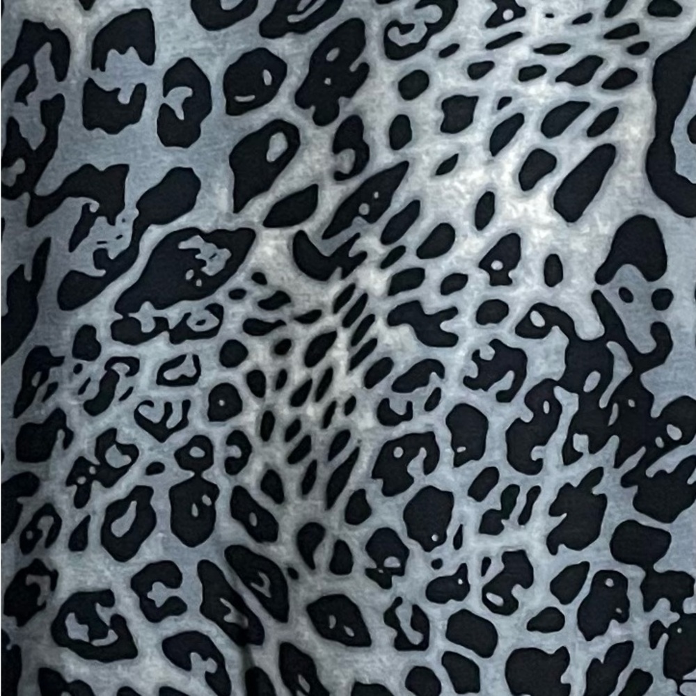 NWT 7 Degrees Blue Gray Leopard Print Women’s Zip Up Hoodie 1X NEW - Picture 2 of 7